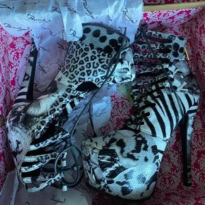 New Privileged by JC Dossier Demark Platform Shoes